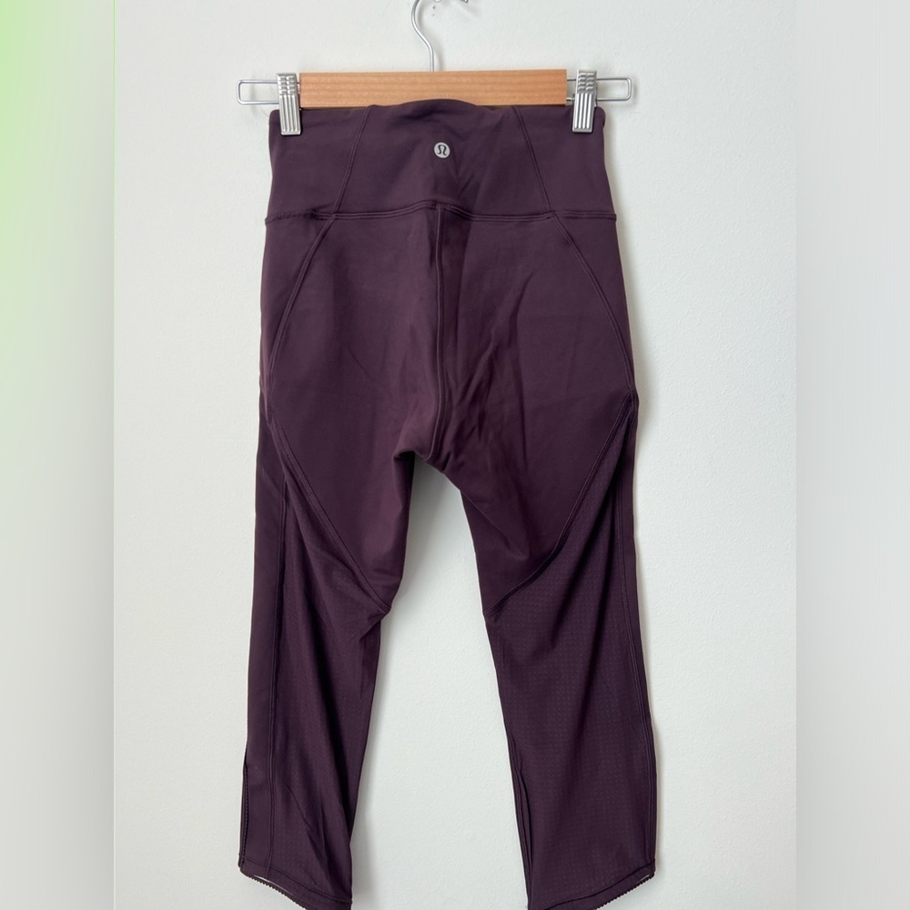 Lululemon Cropped Leggings Mesh - Picture 2 of 9